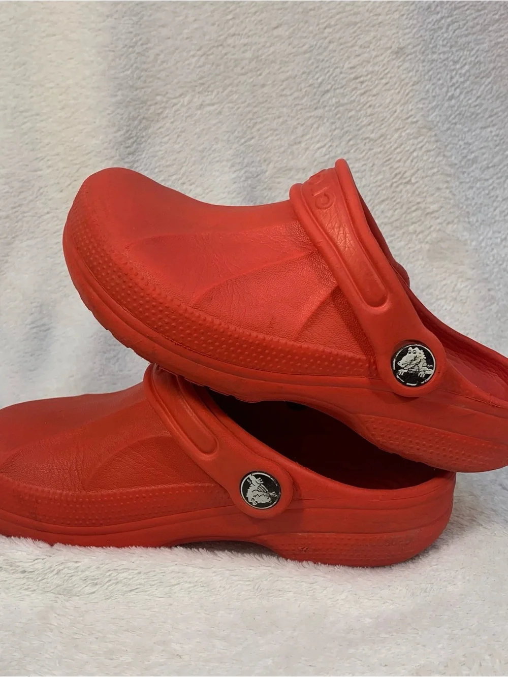 CROCS Kids Bright Red Slip-On Clogs with Heel Strap Sz M1 / W3